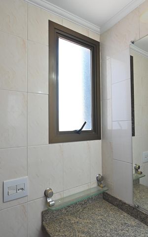 Apartamento à venda com 82m², 2 quartos e 2 vagasBanheiro da Suíte