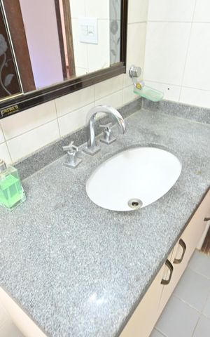 Apartamento à venda com 82m², 2 quartos e 2 vagasBanheiro Social
