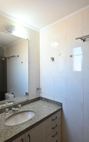 Apartamento à venda com 82m², 2 quartos e 2 vagasBanheiro da Suíte
