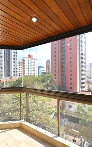 Apartamento à venda com 82m², 2 quartos e 2 vagasVaranda