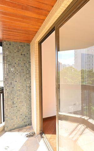 Apartamento à venda com 82m², 2 quartos e 2 vagasVaranda