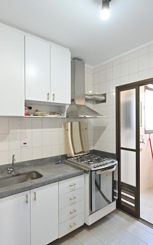 Apartamento à venda com 82m², 2 quartos e 2 vagasCozinha