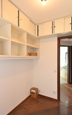 Apartamento à venda com 82m², 2 quartos e 2 vagasQuarto de Serviço 