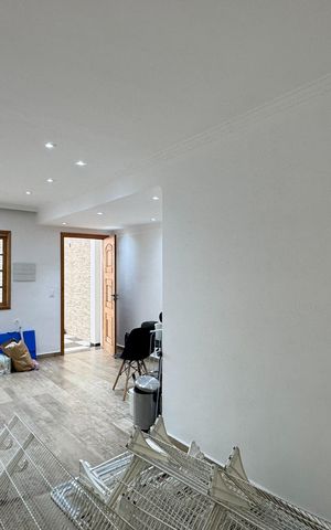 Casa à venda com 160m², 3 quartos e 2 vagas Casa à venda com 160m², 3 quartos e 2 vagasSala