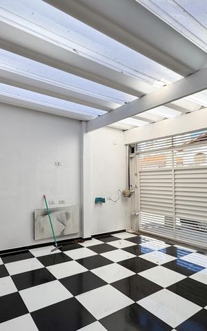 Casa à venda com 160m², 3 quartos e 2 vagas Casa à venda com 160m², 3 quartos e 2 vagasGaragem