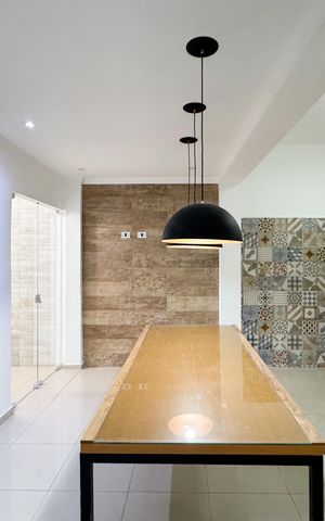 Casa à venda com 160m², 3 quartos e 2 vagas Casa à venda com 160m², 3 quartos e 2 vagasÁrea gourmet
