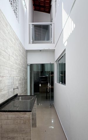 Casa à venda com 160m², 3 quartos e 2 vagas Casa à venda com 160m², 3 quartos e 2 vagasQuintal e área de serviço