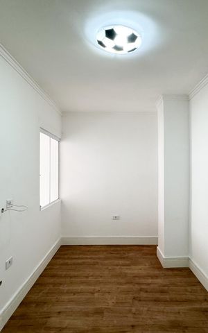 Casa à venda com 160m², 3 quartos e 2 vagas Casa à venda com 160m², 3 quartos e 2 vagasQuarto 4
