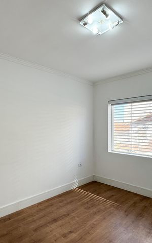 Casa à venda com 160m², 3 quartos e 2 vagas Casa à venda com 160m², 3 quartos e 2 vagasQuarto 1