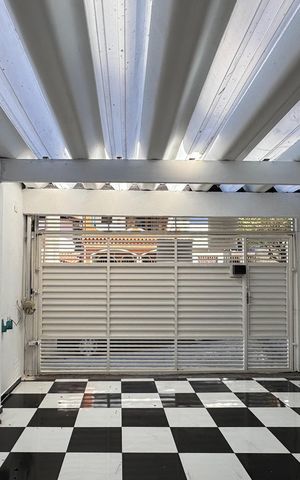 Casa à venda com 160m², 3 quartos e 2 vagas Casa à venda com 160m², 3 quartos e 2 vagasVista - Sala