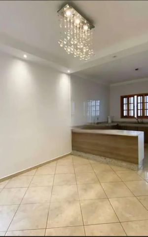 Casa à venda com 120m², 3 quartos e 3 vagas Casa à venda com 120m², 3 quartos e 3 vagasSala