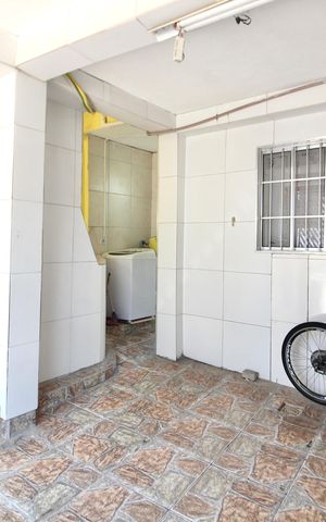 Casa à venda com 500m², 8 quartos e 1 vaga Casa à venda com 500m², 8 quartos e 1 vagaGaragem