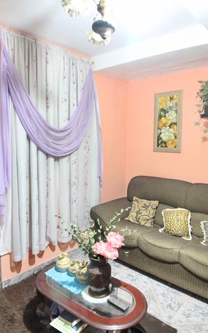Casa à venda com 500m², 8 quartos e 1 vaga Casa à venda com 500m², 8 quartos e 1 vagaSala