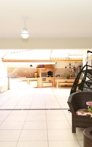 Casa à venda com 224m², 3 quartos e 4 vagasGaragem