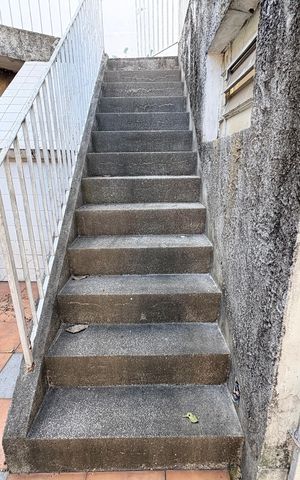 Casa à venda com 130m², 4 quartos e 2 vagas Casa à venda com 130m², 4 quartos e 2 vagasEntrada