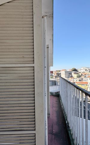 Casa à venda com 130m², 4 quartos e 2 vagas Casa à venda com 130m², 4 quartos e 2 vagasVaranda da Suíte