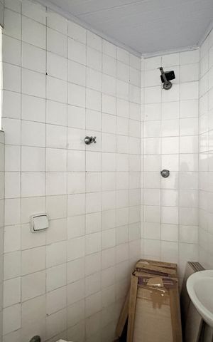 Casa à venda com 130m², 4 quartos e 2 vagas Casa à venda com 130m², 4 quartos e 2 vagasBanheiro de serviço