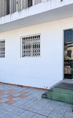 Casa à venda com 130m², 4 quartos e 2 vagas Casa à venda com 130m², 4 quartos e 2 vagasQuintal