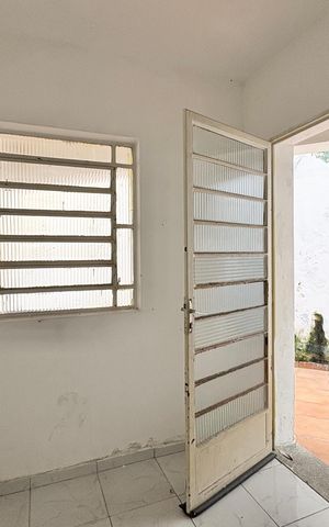 Casa à venda com 130m², 4 quartos e 2 vagas Casa à venda com 130m², 4 quartos e 2 vagasQuarto de Serviço