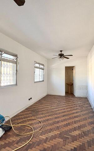 Casa à venda com 130m², 4 quartos e 2 vagas Casa à venda com 130m², 4 quartos e 2 vagasSala