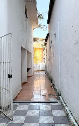 Casa à venda com 130m², 4 quartos e 2 vagas Casa à venda com 130m², 4 quartos e 2 vagasÁrea de Serviço
