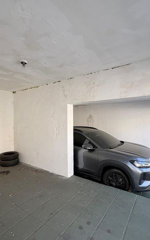 Casa à venda com 130m², 4 quartos e 2 vagas Casa à venda com 130m², 4 quartos e 2 vagasGaragem