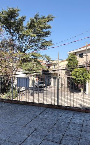 Casa à venda com 130m², 4 quartos e 2 vagas Casa à venda com 130m², 4 quartos e 2 vagasQuintal