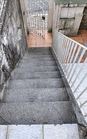 Casa à venda com 130m², 4 quartos e 2 vagas Casa à venda com 130m², 4 quartos e 2 vagasEntrada