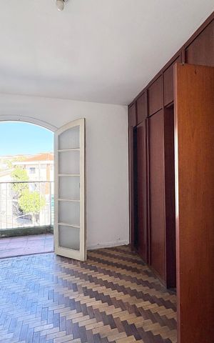 Casa à venda com 130m², 4 quartos e 2 vagas Casa à venda com 130m², 4 quartos e 2 vagasSuíte