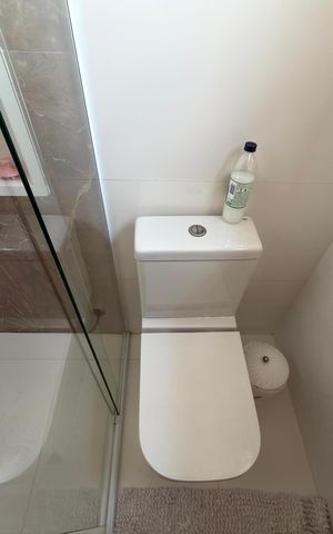 Apartamento à venda com 106m², 3 quartos e 2 vagas Apartamento à venda com 106m², 3 quartos e 2 vagasQuarto 2 - Suíte Banheiro