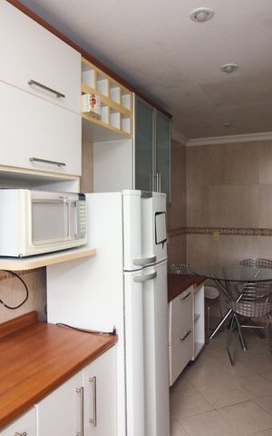 Apartamento para alugar com 132m², 2 quartos e 2 vagas Apartamento para alugar com 132m², 2 quartos e 2 vagasCozinha