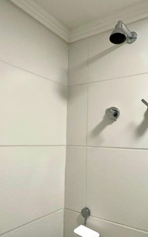 Studio para alugar com 29m², 1 quarto e sem vaga Studio para alugar com 29m², 1 quarto e sem vagaBanheiro