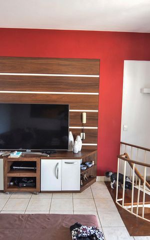 Apartamento à venda com 150m², 3 quartos e 2 vagas Apartamento à venda com 150m², 3 quartos e 2 vagasTerraço