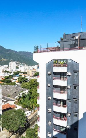 Apartamento à venda com 150m², 3 quartos e 2 vagas Apartamento à venda com 150m², 3 quartos e 2 vagasSala
