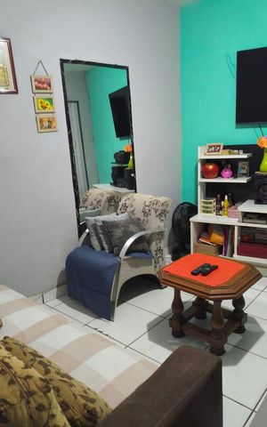 Casa à venda com 65m², 2 quartos e sem vaga Casa à venda com 65m², 2 quartos e sem vagaSala