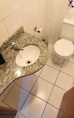 Casa de condomínio à venda com 220m², 3 quartos e 2 vagasLavabo