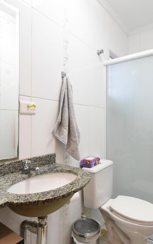 Casa de condomínio à venda com 220m², 3 quartos e 2 vagasBanheiro 2