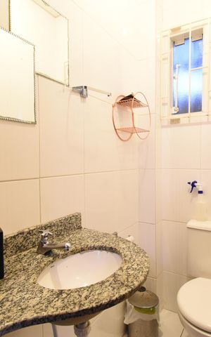 Casa de condomínio à venda com 220m², 3 quartos e 2 vagasLavabo