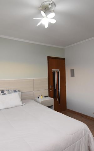 Casa de condomínio à venda com 220m², 3 quartos e 2 vagasSuíte