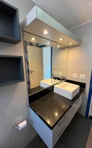 Apartamento à venda com 120m², 3 quartos e 2 vagas Apartamento à venda com 120m², 3 quartos e 2 vagasBanheiro