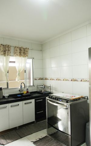 Casa à venda com 149m², 2 quartos e 3 vagas Casa à venda com 149m², 2 quartos e 3 vagasCozinha