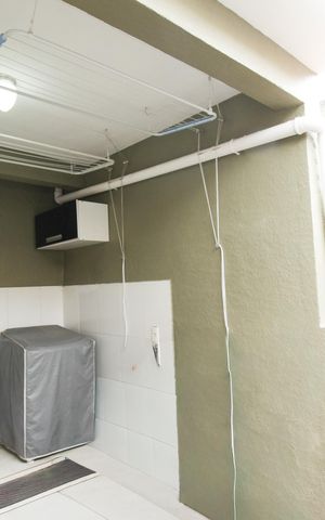 Casa à venda com 149m², 2 quartos e 3 vagas Casa à venda com 149m², 2 quartos e 3 vagasÁrea de Serviço