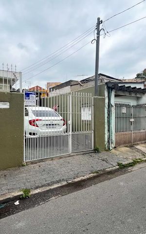 Casa à venda com 149m², 2 quartos e 3 vagas Casa à venda com 149m², 2 quartos e 3 vagasFachada