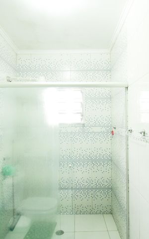 Casa à venda com 149m², 2 quartos e 3 vagas Casa à venda com 149m², 2 quartos e 3 vagasBanheiro
