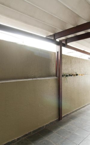 Casa à venda com 149m², 2 quartos e 3 vagas Casa à venda com 149m², 2 quartos e 3 vagasGaragem
