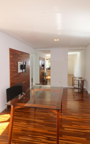 Apartamento à venda com 90m², 3 quartos e 2 vagas Apartamento à venda com 90m², 3 quartos e 2 vagasSala