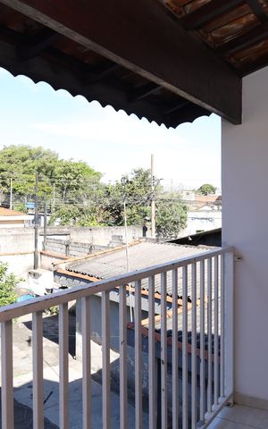 Casa à venda com 180m², 3 quartos e 2 vagasVaranda