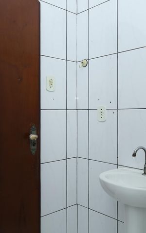 Casa à venda com 180m², 3 quartos e 2 vagasBanheiro 3