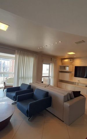 Apartamento para alugar com 128m², 3 quartos e 4 vagas Apartamento para alugar com 128m², 3 quartos e 4 vagasSala