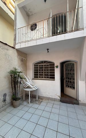 Casa para alugar com 88m², 2 quartos e 1 vaga Casa para alugar com 88m², 2 quartos e 1 vagaFachada